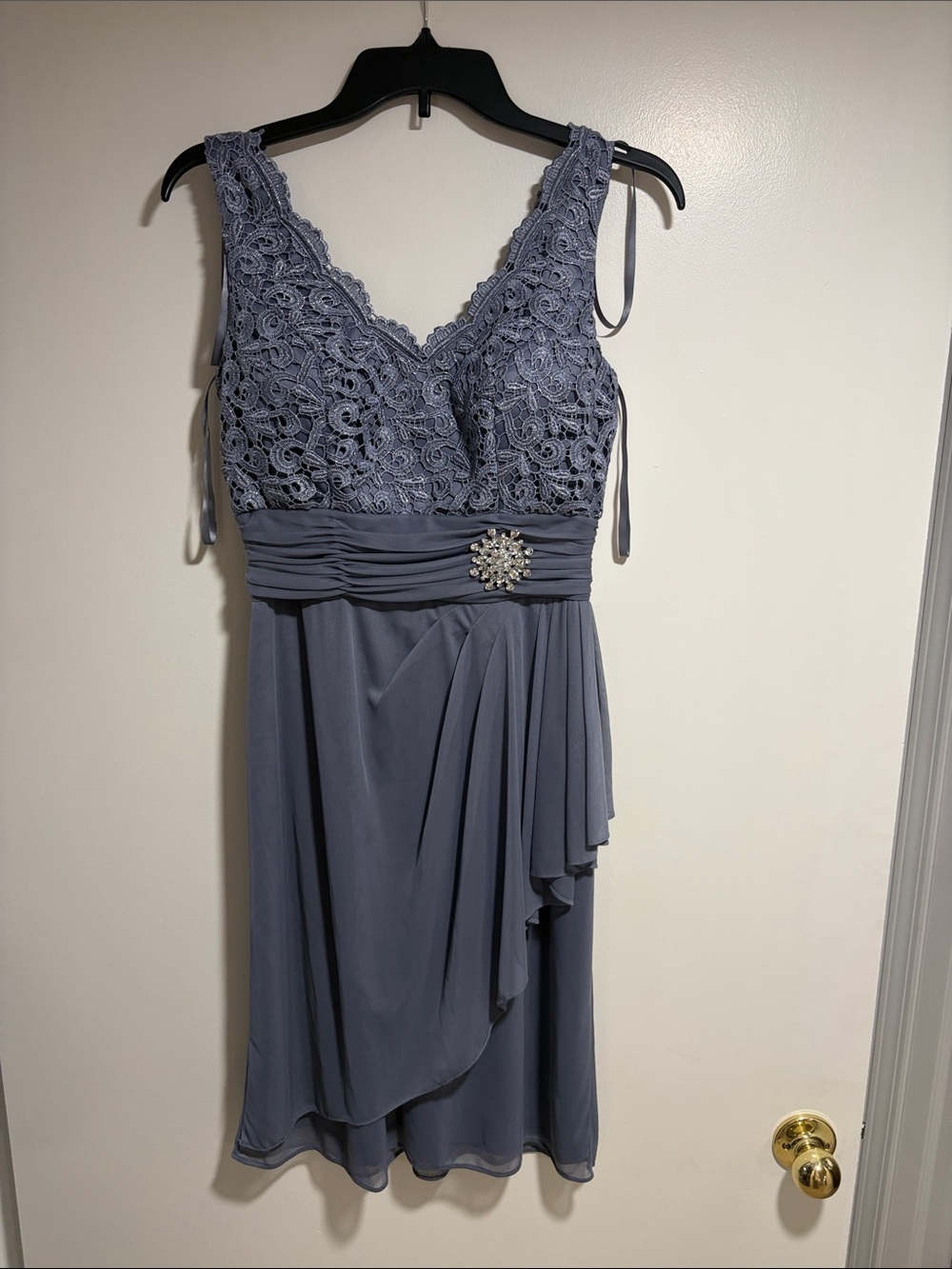 Cachet Lace Bodice Midi Dress in Dusty Blue